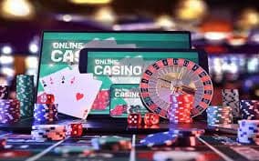 Antarmuka aplikasi mobile nahida menampilkan permainan slot dan pasar olahraga